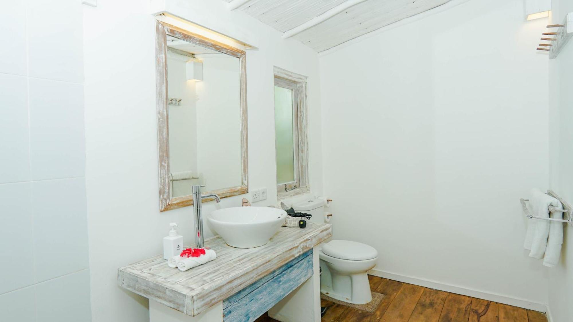 Trikora Beach Club And Resort Teluk Bakau Ngoại thất bức ảnh