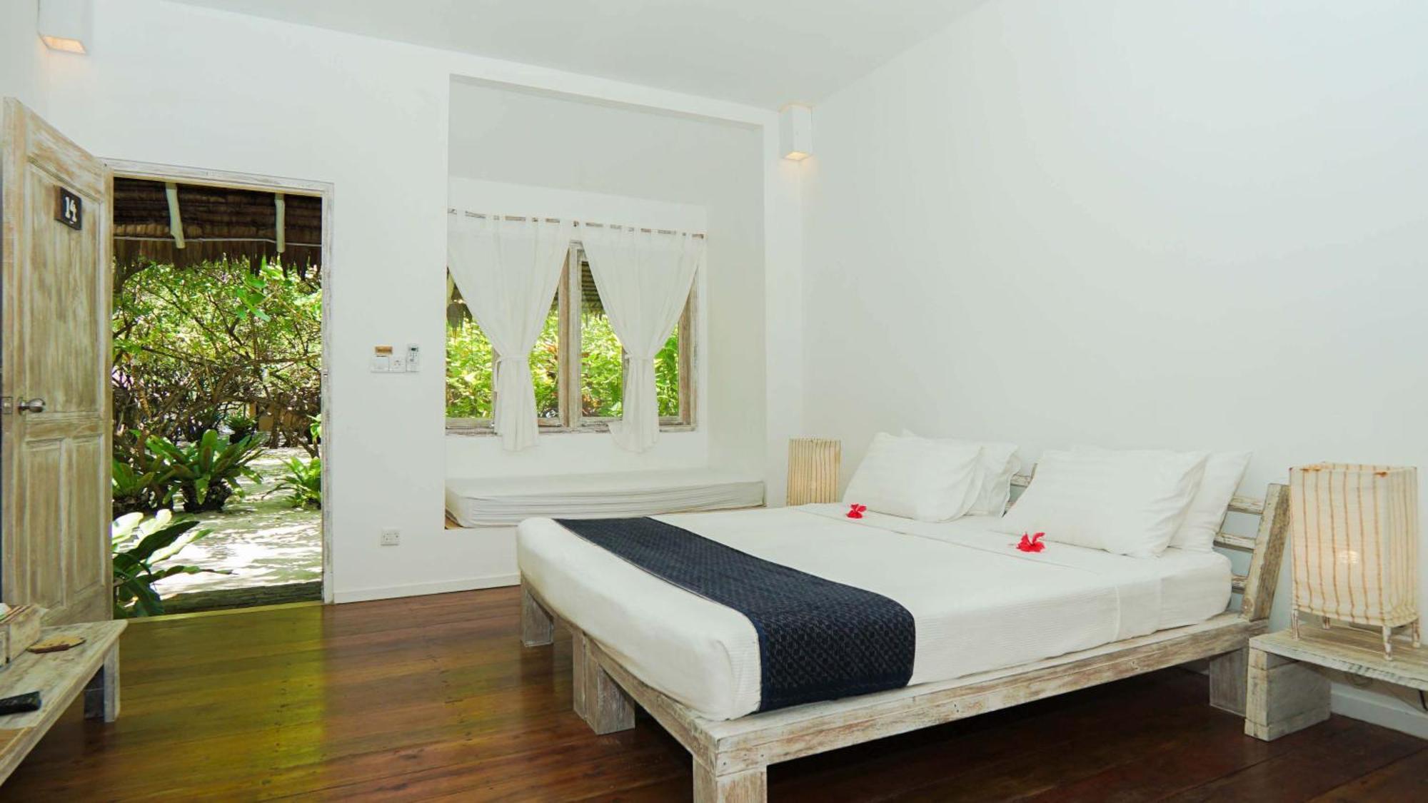 Trikora Beach Club And Resort Teluk Bakau Ngoại thất bức ảnh