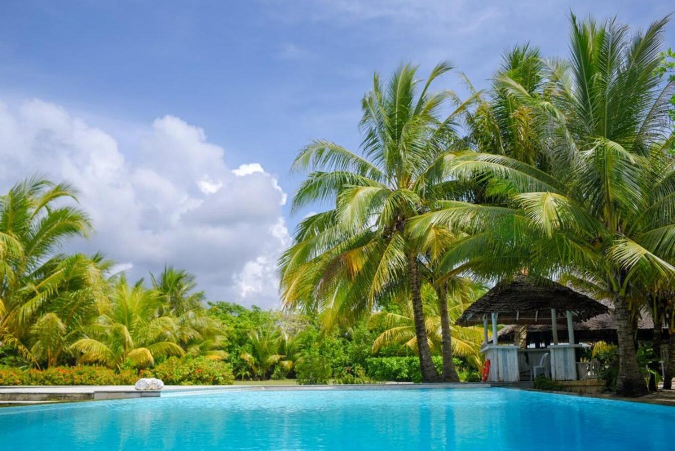 Trikora Beach Club And Resort Teluk Bakau Ngoại thất bức ảnh