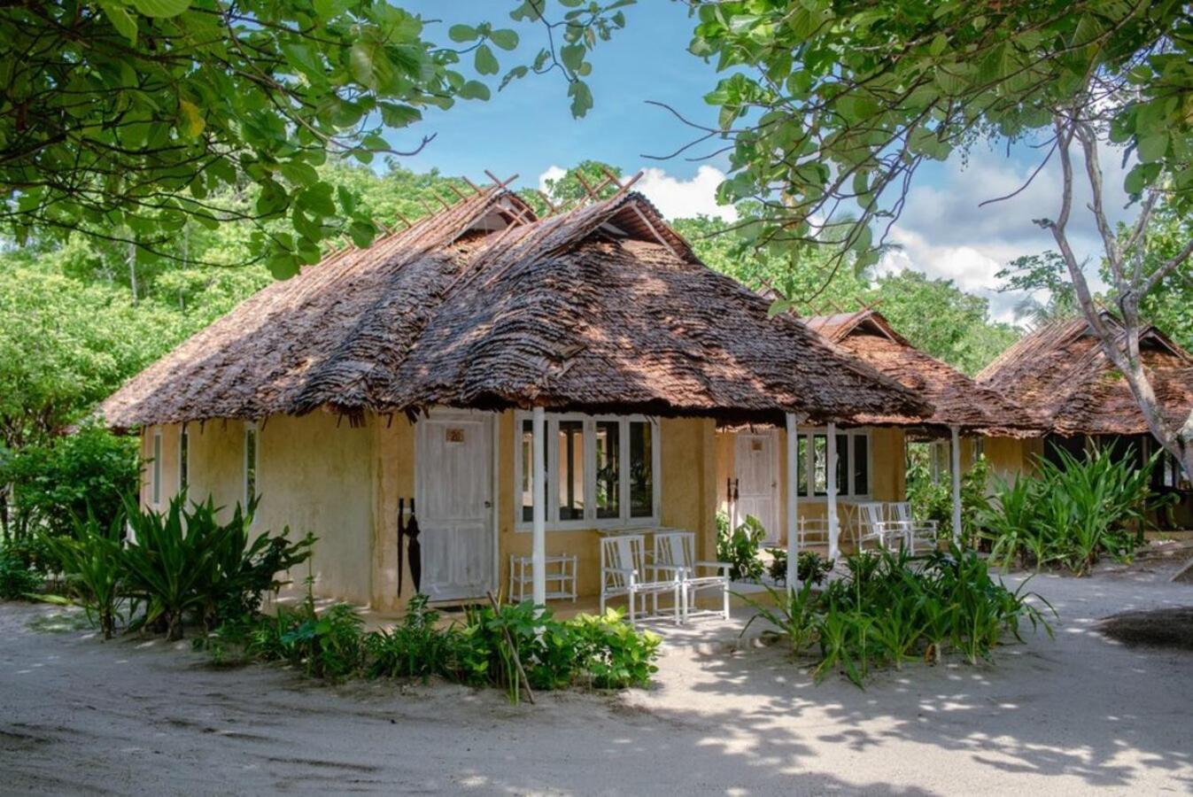 Trikora Beach Club And Resort Teluk Bakau Ngoại thất bức ảnh