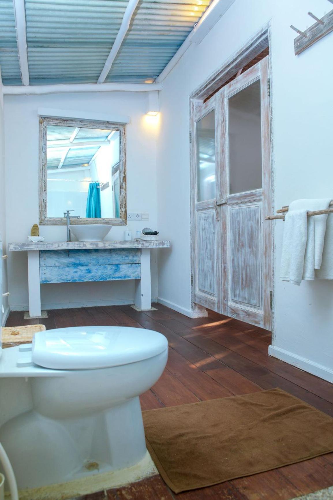 Trikora Beach Club And Resort Teluk Bakau Ngoại thất bức ảnh