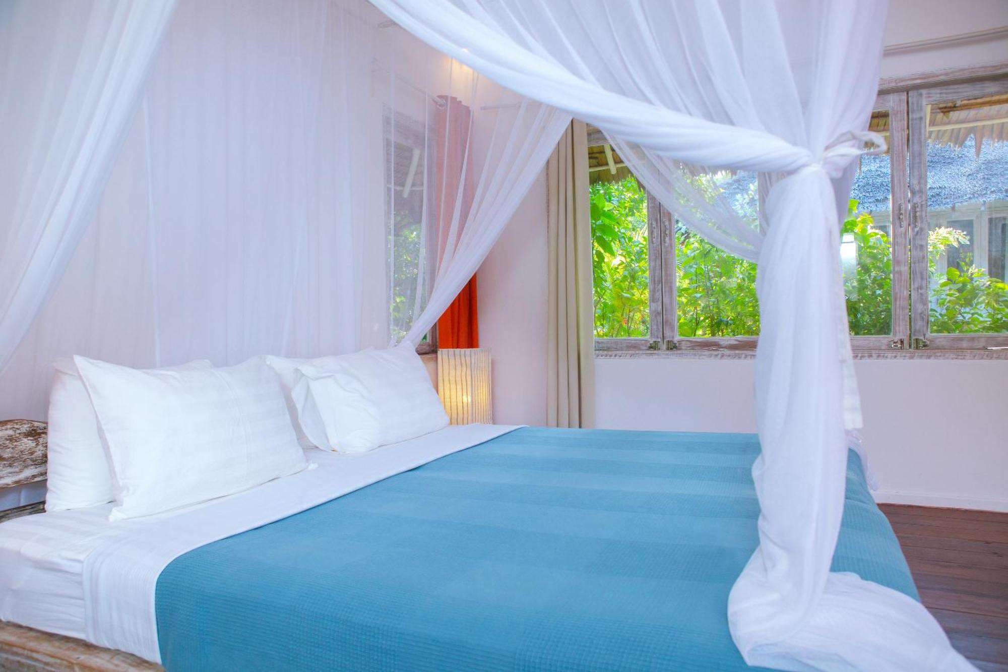 Trikora Beach Club And Resort Teluk Bakau Ngoại thất bức ảnh